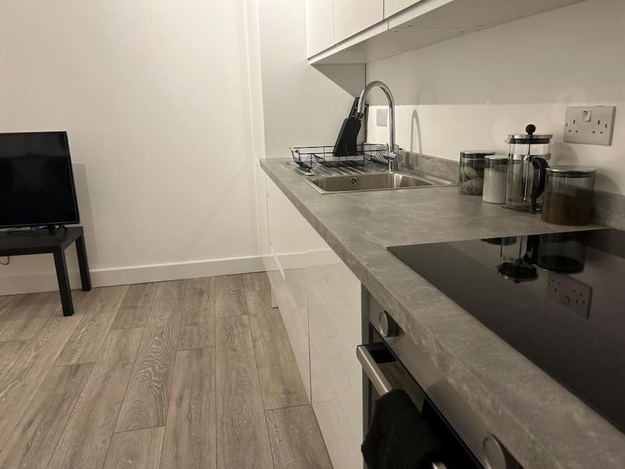Appartamento 1 Bed High Quality Modern Flat Edgware Esterno foto